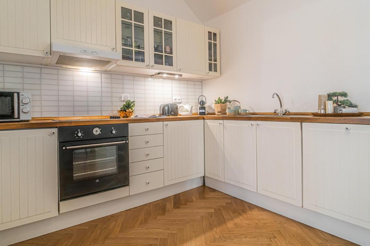 Bright & Spacious At Mala Strana, Charles Bridge 3 Min Of Walk Appartement