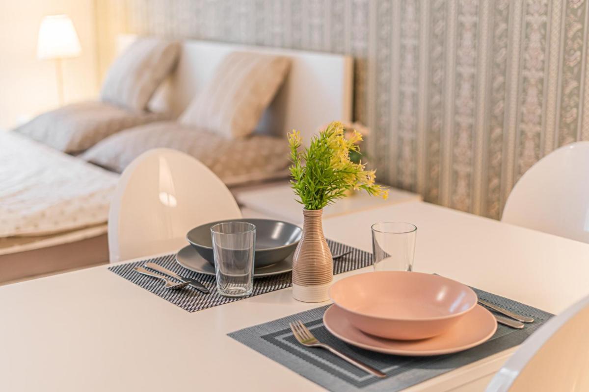 Appartement Bright & Spacious At Mala Strana, Charles Bridge 3 Min Of Walk