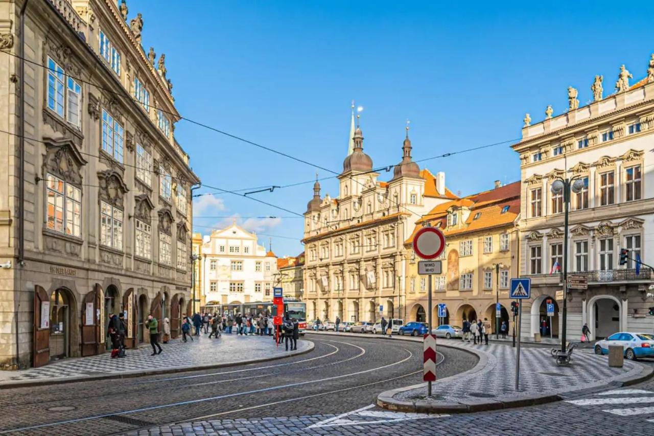 Appartement Bright & Spacious At Mala Strana, Charles Bridge 3 Min Of Walk *